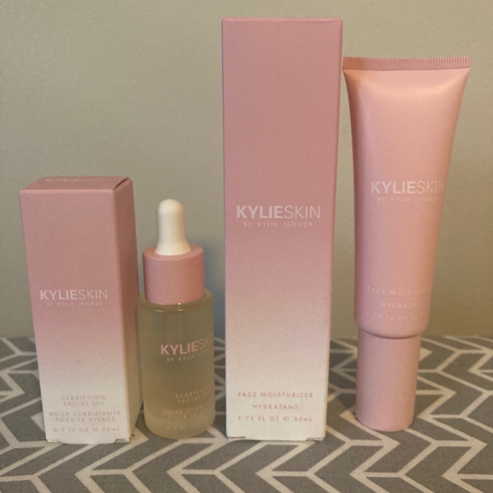 🔹Kylie Skin Facial Oil and Moisturizer.